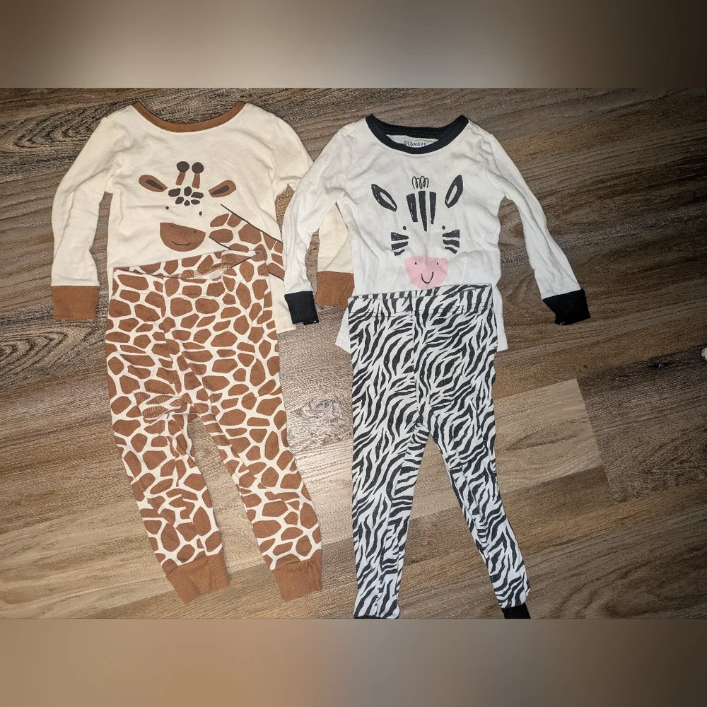 Old Navy Animal‎ Pajamas Giraffe Zebra Long Sleeve 2T Set Of 2